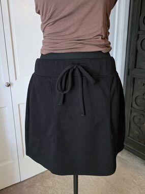 Gaiam Black Skort Skirt with Built In Shorts Athletic Tennis Skirt Size Large